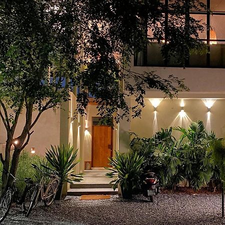 Coconut Lane Bangkok Hotel Exterior foto
