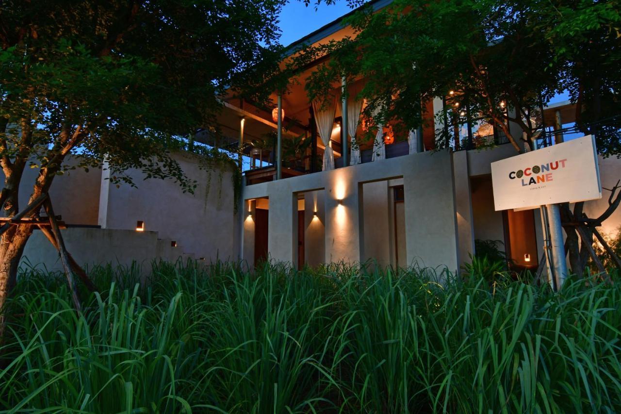 Coconut Lane Bangkok Hotel Exterior foto